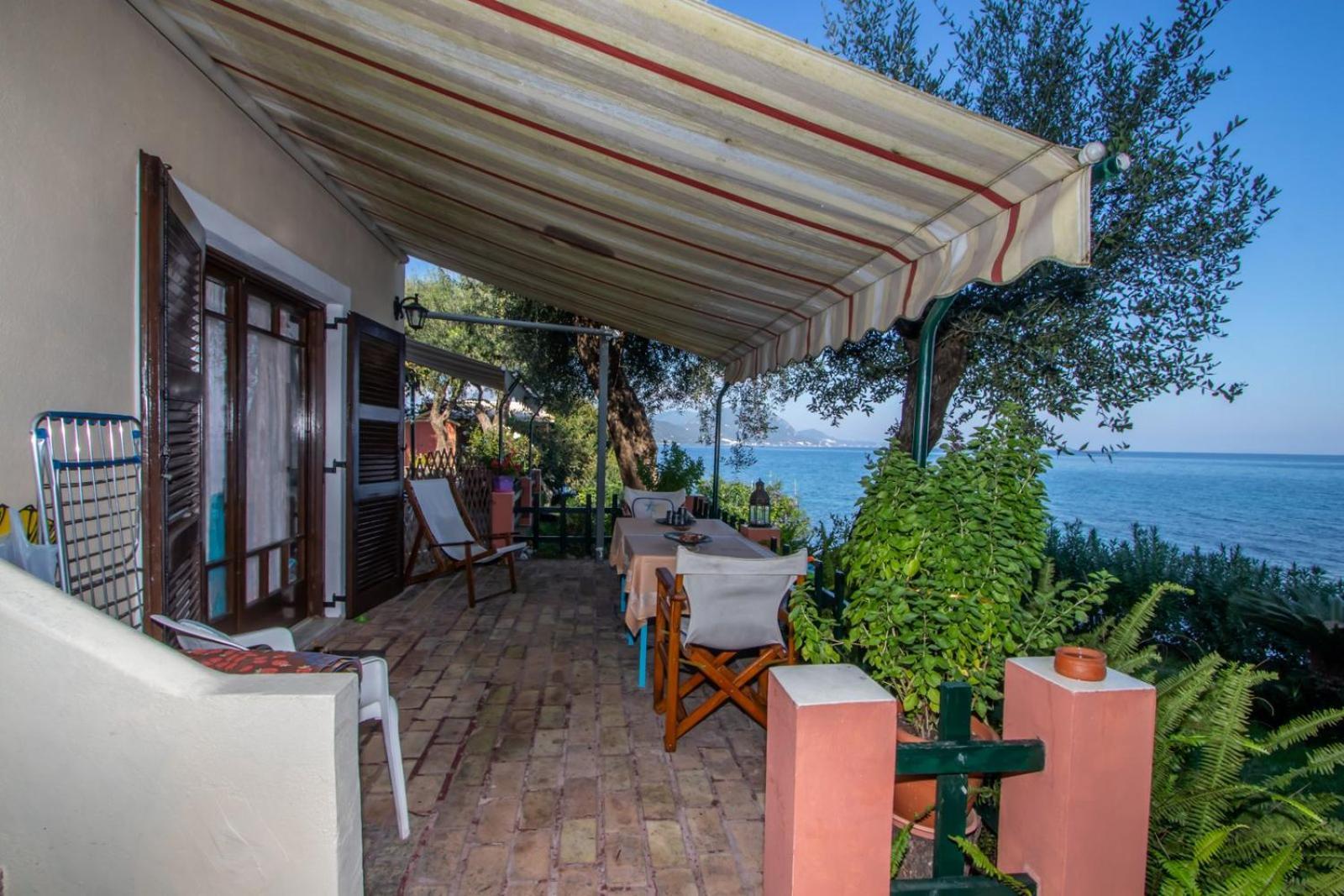 Beachfront Romantica Place Apartament *