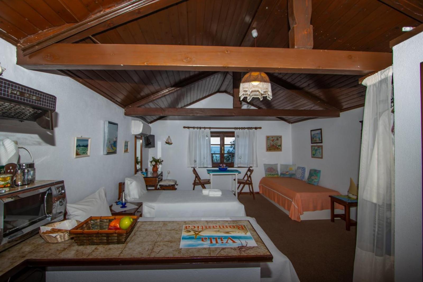 Beachfront Romantica Place Apartament Agia Pelagia Chlomou