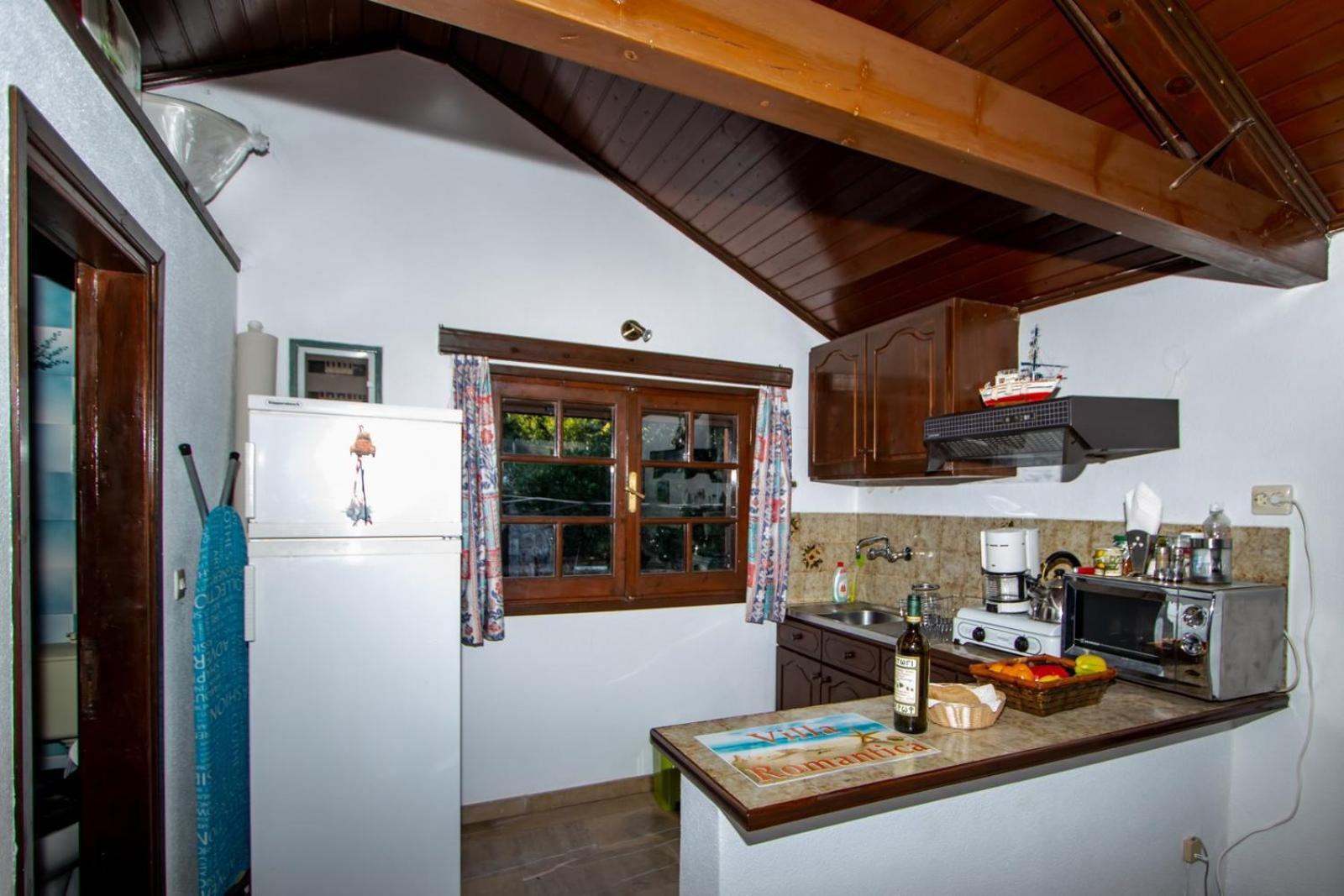 Beachfront Romantica Place Apartament